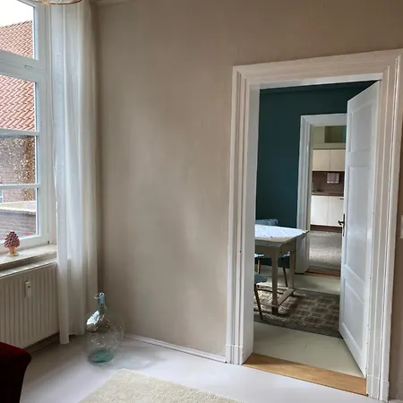 Appartement Wohlfuehlen In Historischem Haus à Brake  Extérieur photo